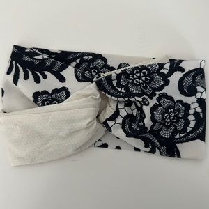 Lululemon twist headband - Lace